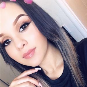 Meet your Posher, Alejandra